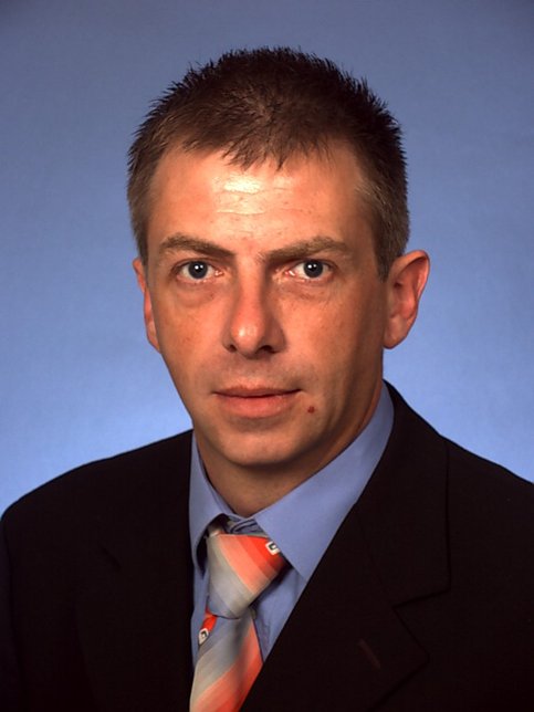 Alexander Ruhland 
KFZ-Sachverständiger